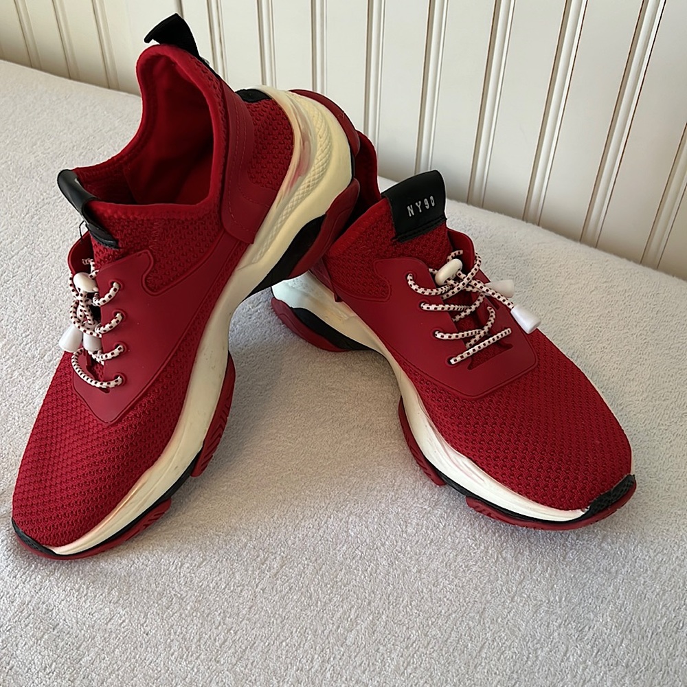 Steve Madden Women’s athletic sneakers. Size 10